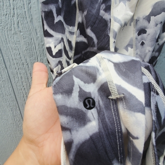 Lululemon Wunder Under Pretty Plume SE Dance Yoga Pilates Athletic Size 6 - Picture 9 of 12